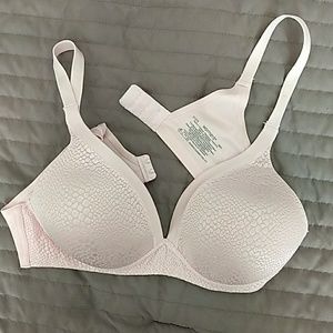 Warner's pink up lift bra. 36A. NWOT. Nice!
